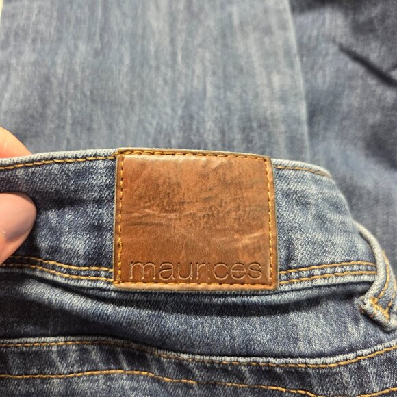 Maurices Size 8 Regular Medium Wash Denim Blue Straight Leg Jeans - Picture 9 of 11